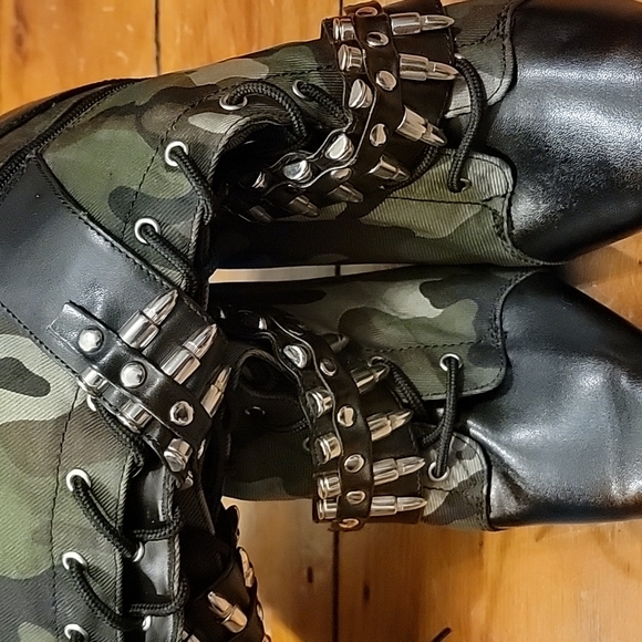 Camo High Heel Shoes - Picture 2 of 15